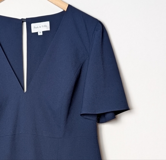 Elegant Black Evening Gown - Picture 11 of 13